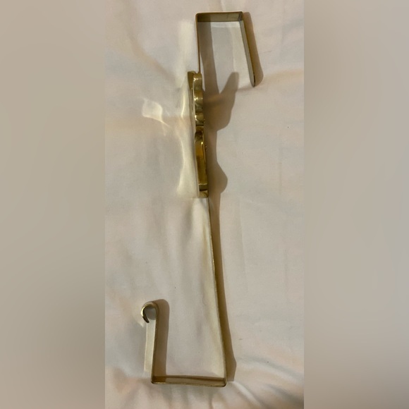 Vintage Brass Angel Wreath Hanger - Picture 4 of 9